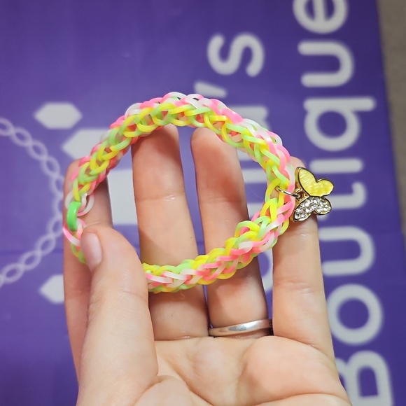 9yr old Zofia's handmade bracelets - Picture 7 of 16